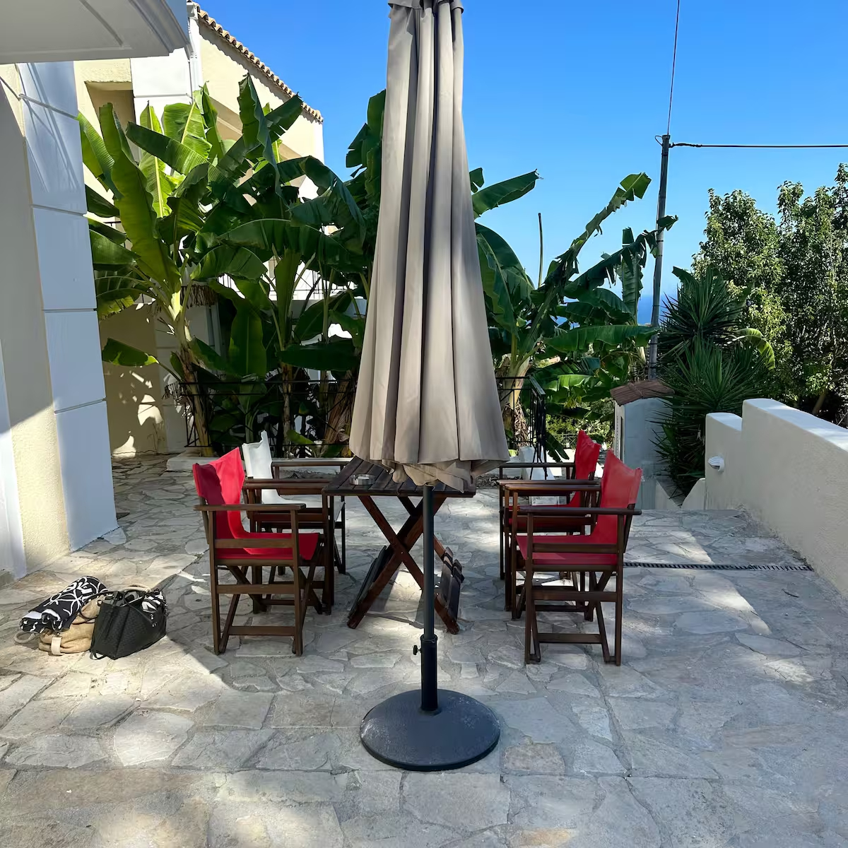 Helen’s House with Pool in Ratzakli